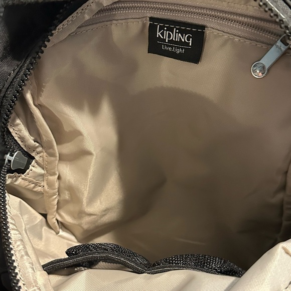 New Kipling Black Bente sling bag - Picture 2 of 7